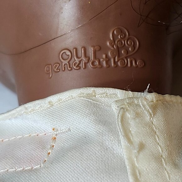 Holiday Lorena 18" Our Generation Doll - Picture 5 of 10